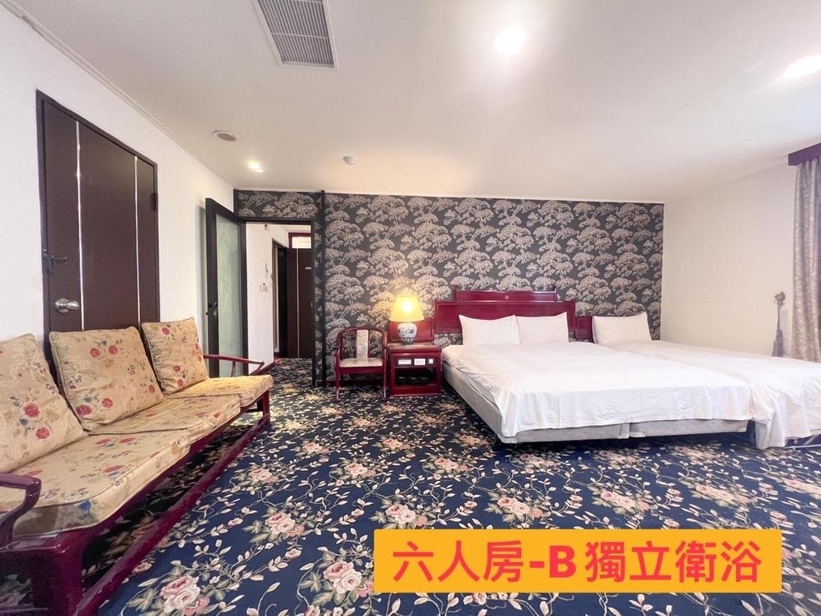 Kiwi Hotel Mrt Wenxin Branch Тайчжун Экстерьер фото