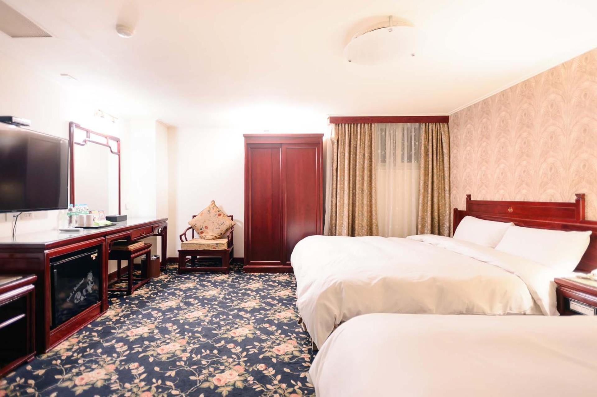 Kiwi Hotel Mrt Wenxin Branch Тайчжун Экстерьер фото